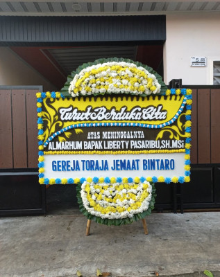 Papan Bunga Duka di Nyompok