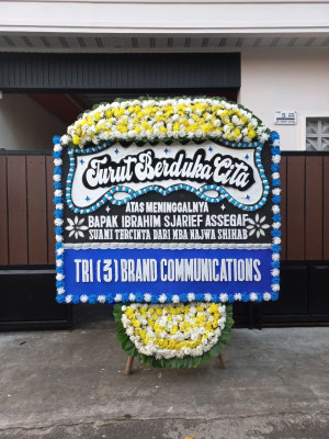 Papan Bunga Duka di Nyompok